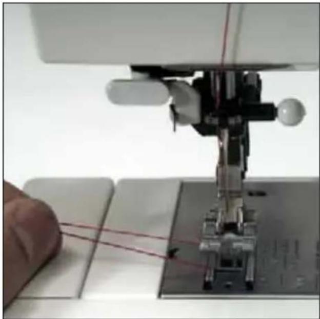 PFAFF select 1538 - Bobbin thread - 1