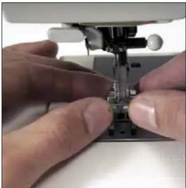 PFAFF select 1538 - Presser foot lifter - 1