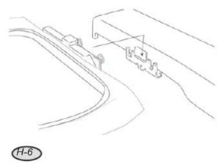 PFAFF smart 300e - Remove the Hoop - 1