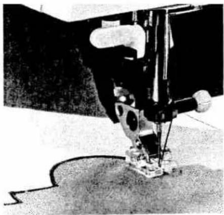 PFAFF tipmatic 6110 - Multistitch gathering foot - 2