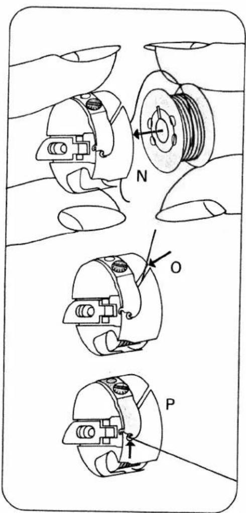 PFAFF tiptronic 1069 - Inserting the bobbin - 4