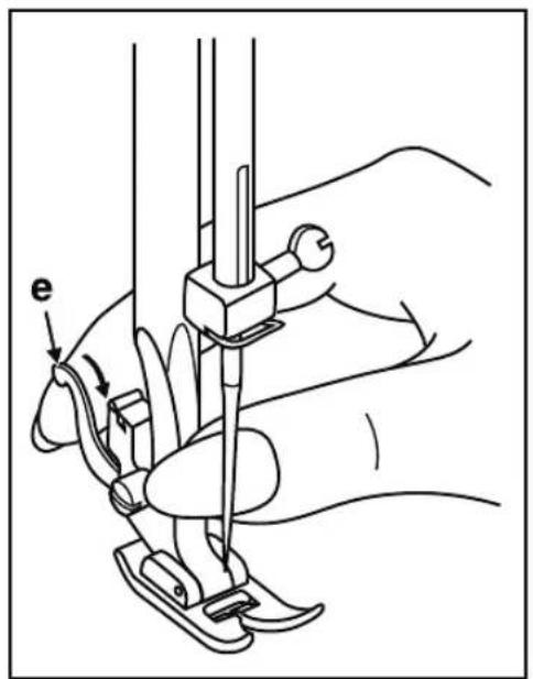 SINGER Simple 2263 - Cambiando el Prensatelas - 2