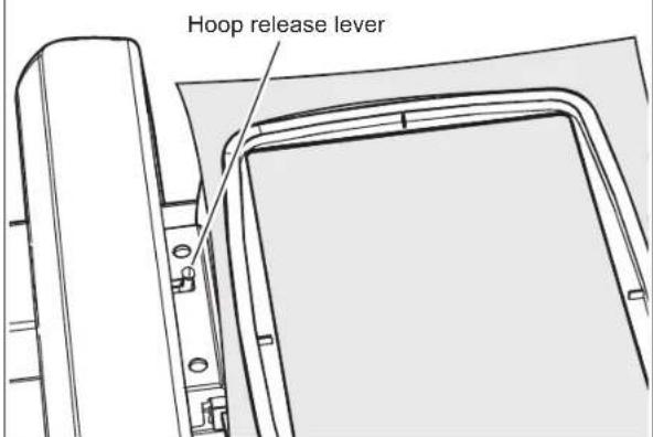 SINGER Future Quartet SEQS-6000 - ATTACHING AND REMOVING EMBROIDERY HOOP - 3