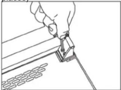 VESTFROST VKG 571 - Reversing the door - 7
