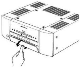 MARANTZ UD9004 - Opening and closing the front panel door - 1