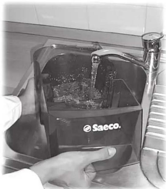 PHILIPS Saeco ROYAL Office SUP 015V - Filling the water tank - 1
