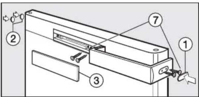 MIELE F 12020 S - Mettre en place les poignées de porte - 3