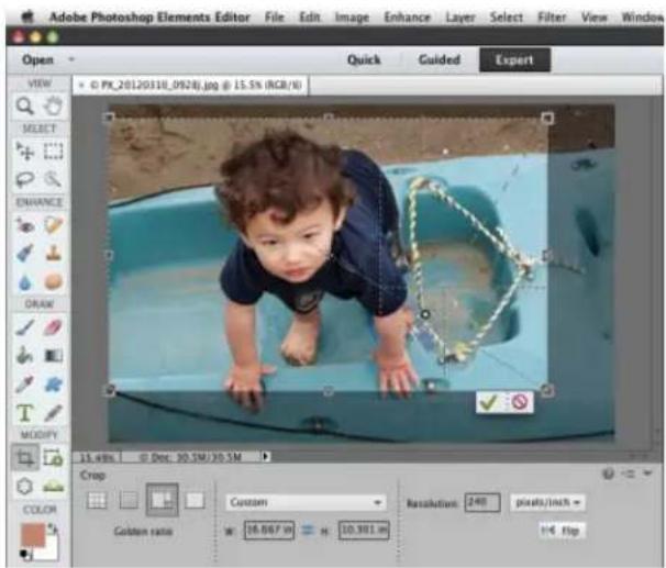 ADOBE Photoshop Elements 12 - Using guides for better cropping results - 1
