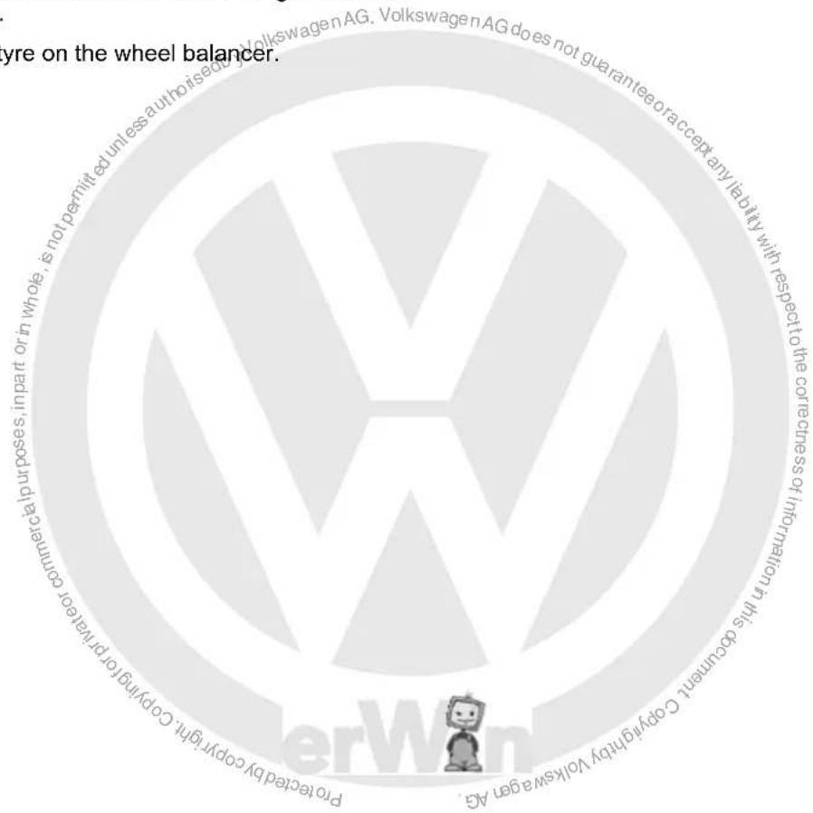 VOLKSWAGEN Golf Variant (2007) - Balancing wheels on stationary wheel balancing machine - 2