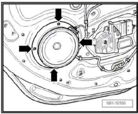 VOLKSWAGEN Golf Variant (2010) - Installing - 1