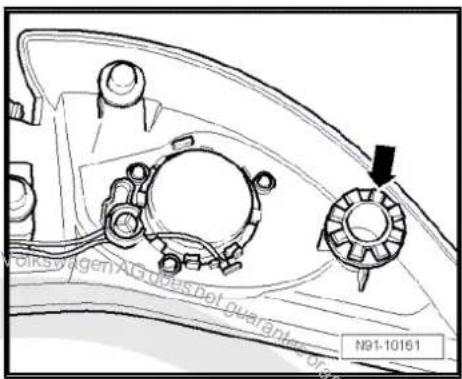 VOLKSWAGEN Golf Variant (2010) - Removing - 4