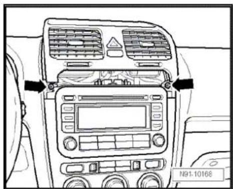 VOLKSWAGEN Golf Variant (2010) - Removing - 2