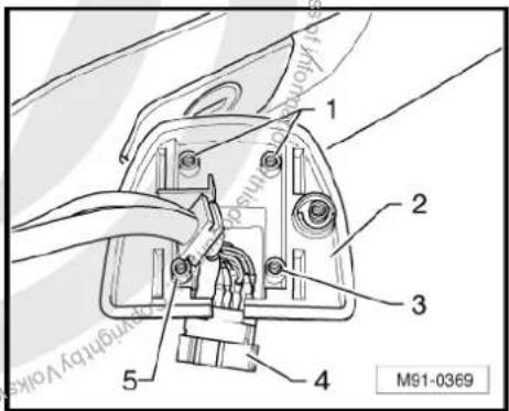 VOLKSWAGEN Golf Variant (2010) - Installing - 1