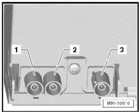 VOLKSWAGEN Golf Variant (2010) - Aerial connections - 1