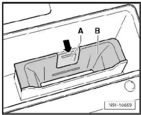 VOLKSWAGEN Golf Variant (2010) - Removing - 1