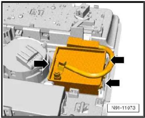 VOLKSWAGEN Golf Variant (2010) - Removing - 2