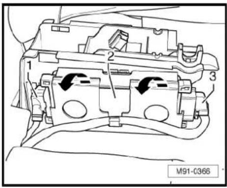 VOLKSWAGEN Golf Variant (2010) - Removing - 1