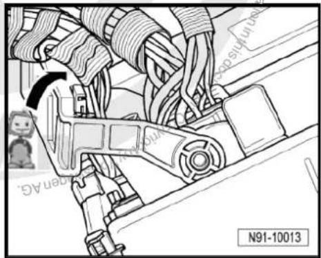 VOLKSWAGEN Golf Variant (2010) - Removing - 5