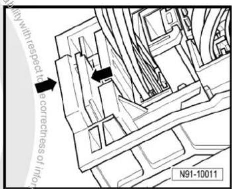 VOLKSWAGEN Golf Variant (2010) - Removing - 4