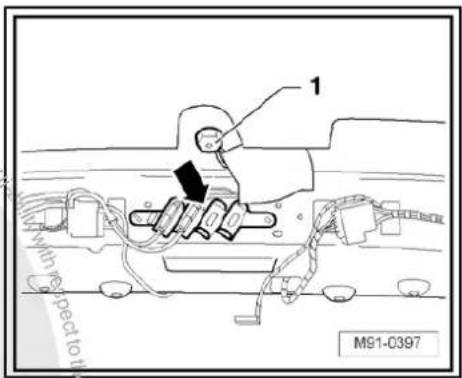 VOLKSWAGEN Golf Variant (2010) - Removing - 1