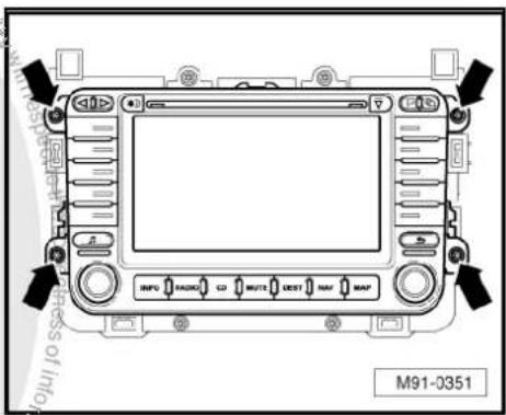 VOLKSWAGEN Golf Variant (2010) - Removing - 4