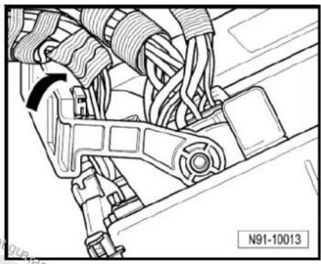 VOLKSWAGEN Golf Variant (2010) - Removing - 5