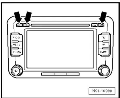 VOLKSWAGEN Golf Variant (2010) - Activating and deactivating transport protection device - 2