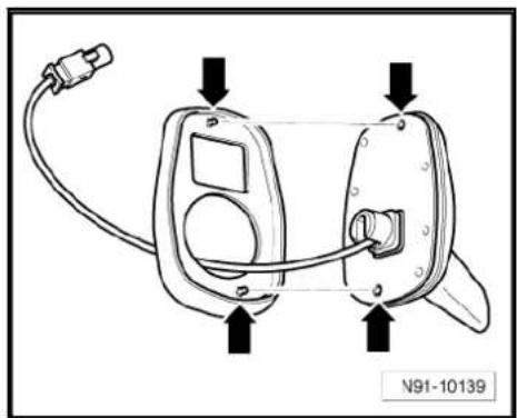 VOLKSWAGEN Golf Variant (2010) - Removing - 3