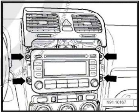 VOLKSWAGEN Golf Variant (2010) - Removing - 3