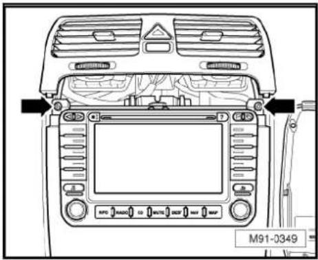 VOLKSWAGEN Golf Variant (2010) - Removing - 2