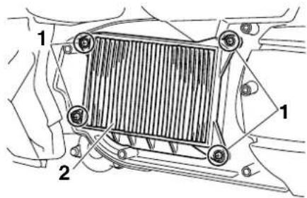 YAMAHA Majesty400 (2010) - Den Filtereinsatz des Riementriebgehäuse-Luftfilters reinigen - 2