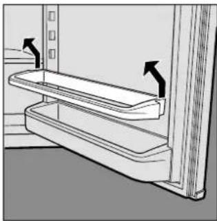 INDESIT RGA 250 - There is water on the bottom of the refrigerator. - 3