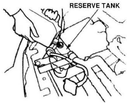 Honda CR-V (1999) - Replacing Engine Coolant - 5