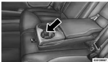 Chrysler 300 (2014) - Porte-gobeletsdessiègesarrière - 1