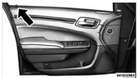 Chrysler 300 (2014) - Verrouillagemanueldesportières - 1