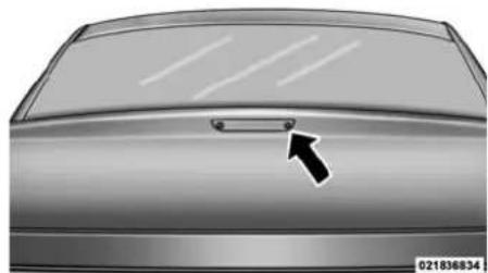 Chrysler 300 (2014) - Déverrouillageducoffre - 1