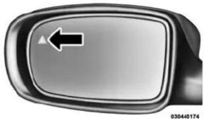 Chrysler 300 (2014) - SYSTÈMEDESURVEILLANCE DESANGLESMORTS(BSM)— SELONL'ÉQUIPEMENT - 2