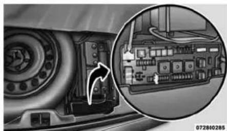 Chrysler 300 (2014) - Centredeservitudesarrière(Fusibles) - 2