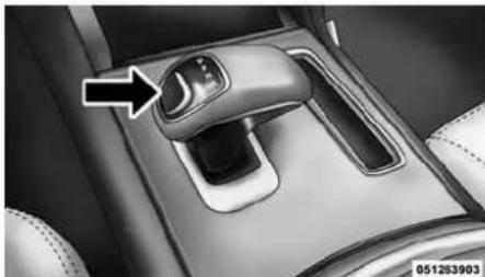 Chrysler 300 (2014) - DÉMARRAGEETCONDUITE - 1
