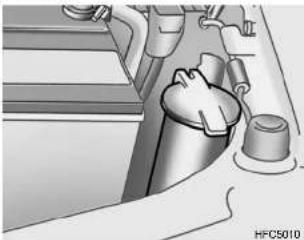 HYUNDAI Matrix (2007) - FILLING THE WASHER RESERVOIR - 1