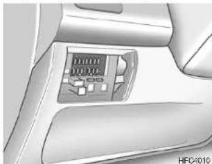 HYUNDAI Matrix (2007) - CHECKING AND REPLACING FUSES - 3