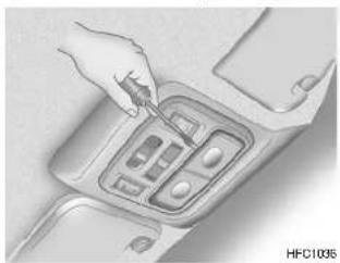 HYUNDAI Matrix (2006) - Ouverture manuelle du toit ouvrant - 1