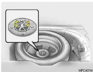 HYUNDAI Matrix (2006) - Manipulation de la roue de secours - 1