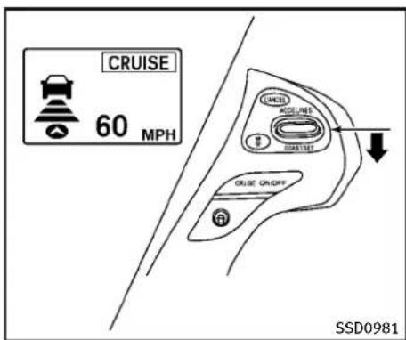 INFINITI Q70 (2013) - Utilisationdumodedecontrôlede distanced'unvéhiculeàl'autre - 1