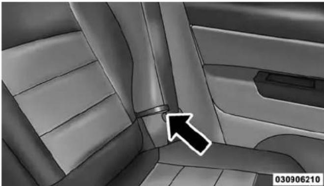 JEEP Compass (2014) - Folding Rear Seat - 1