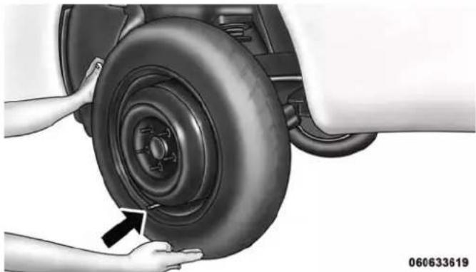 JEEP Compass (2013) - WHAT TO DO IN EMERGENCIES - 1