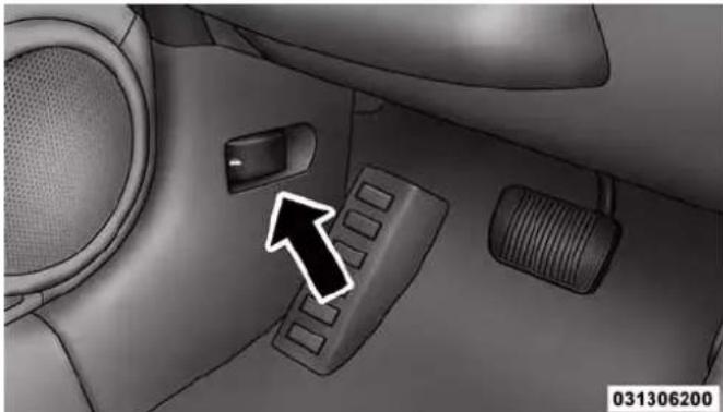 JEEP Compass (2013) - TO OPEN AND CLOSE THE HOOD - 1