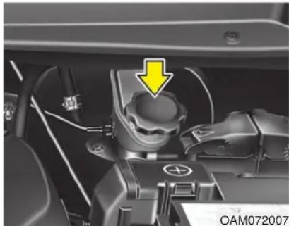 KIA Soul (2013) - LIQUIDE DE FREIN ET D'EMBRAYAGE (SI ÉQUIPÉ) - 1