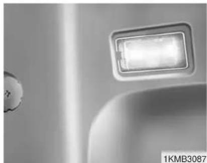 KIA Sportage (2010) - Centre (plafonnier) - 1