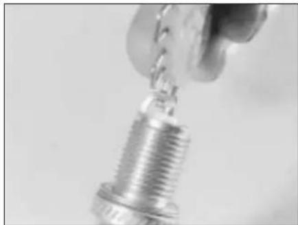Rover 827 (1997) - Spark plug (HT) lead and distributor cap check - 3